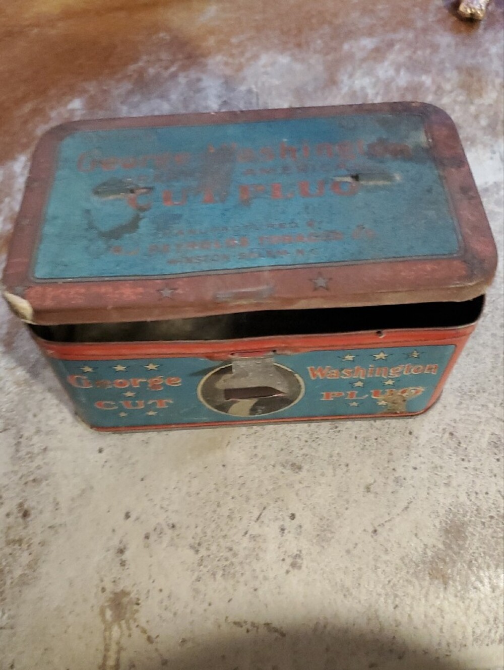 Cut Plug Tin - Blue and Red Collectible Storage - Picture 8 of 8